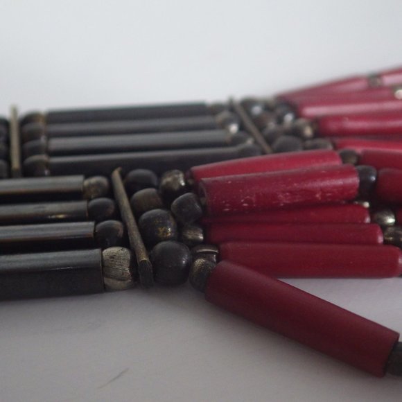 Amazing Monies StyleTribal Strand Elongated Oxblood Red Horn & Pewter Necklace - Picture 8 of 8